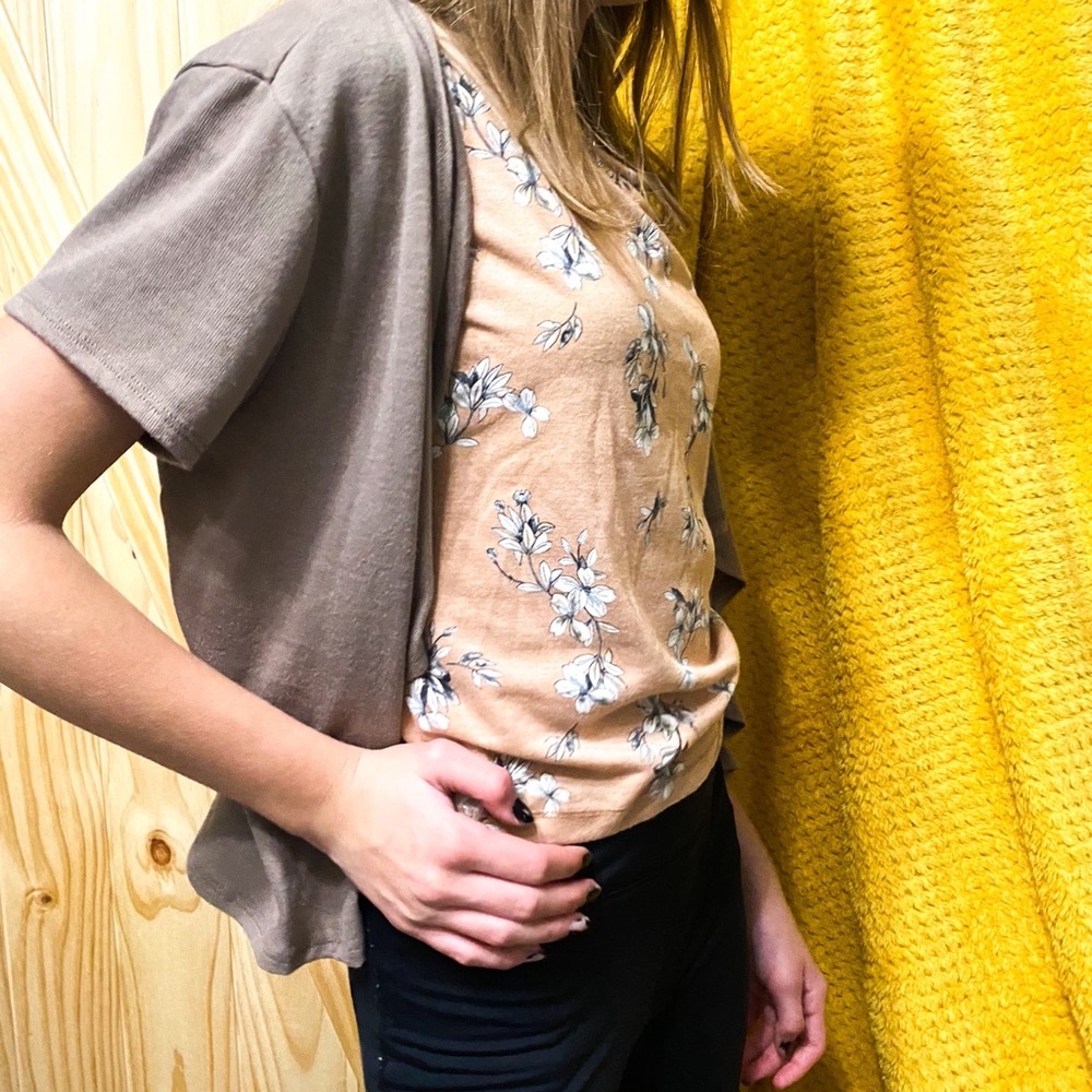 Cropped cardigan/shrug